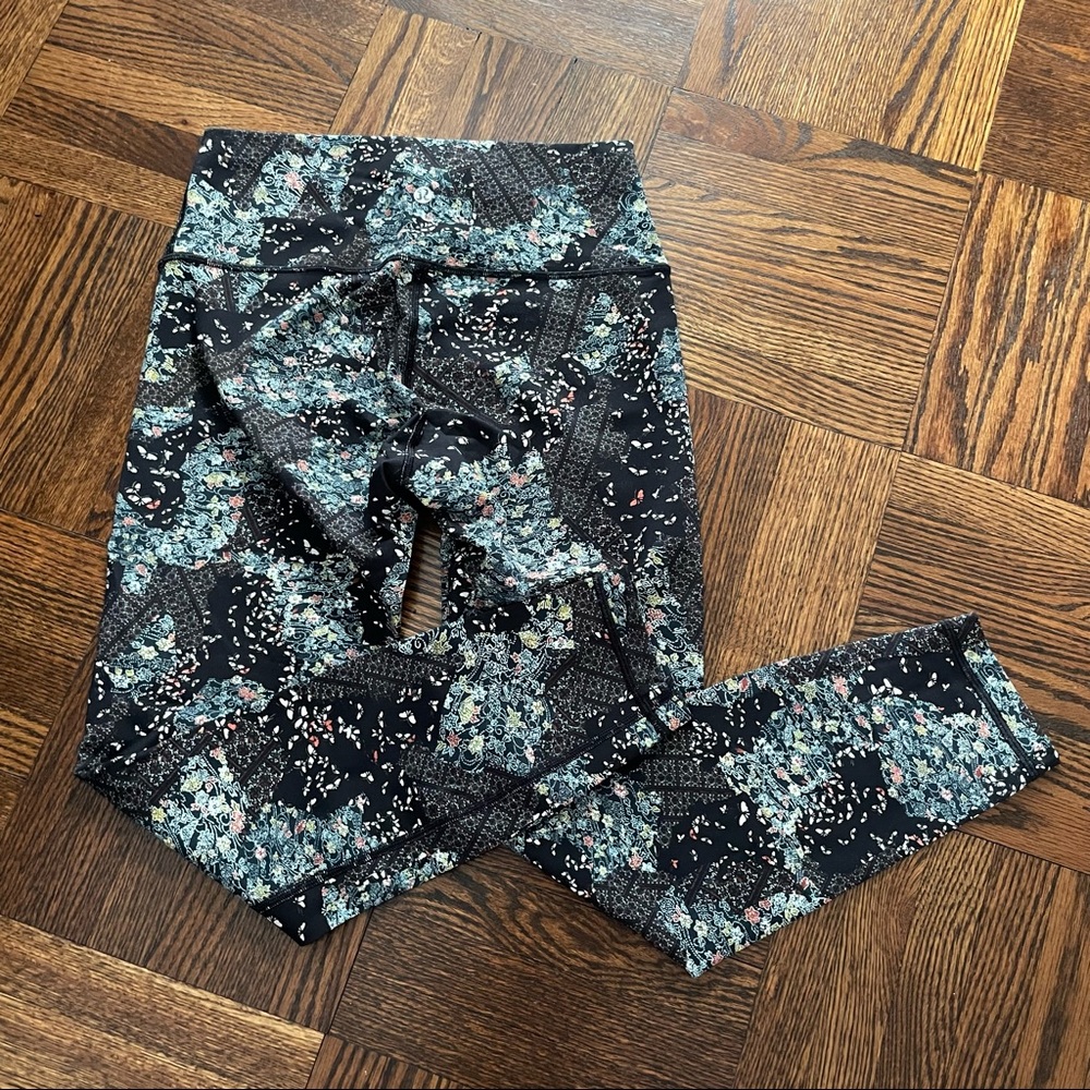 Lululemon assemblage Wunder Under Hi Rise Alpine White Multi Legging